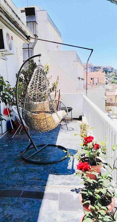 A Masterpiece In Plaka With Big Balcony And Acropolis View Apartman Athén Kültér fotó